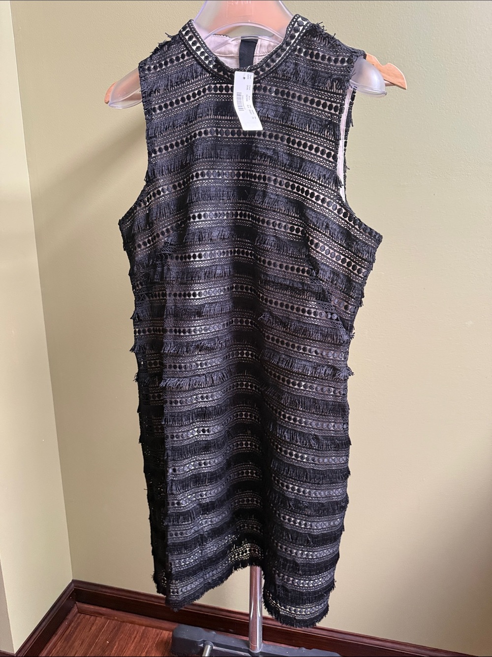 Women's Black Sleeveless Lace Shift Dress